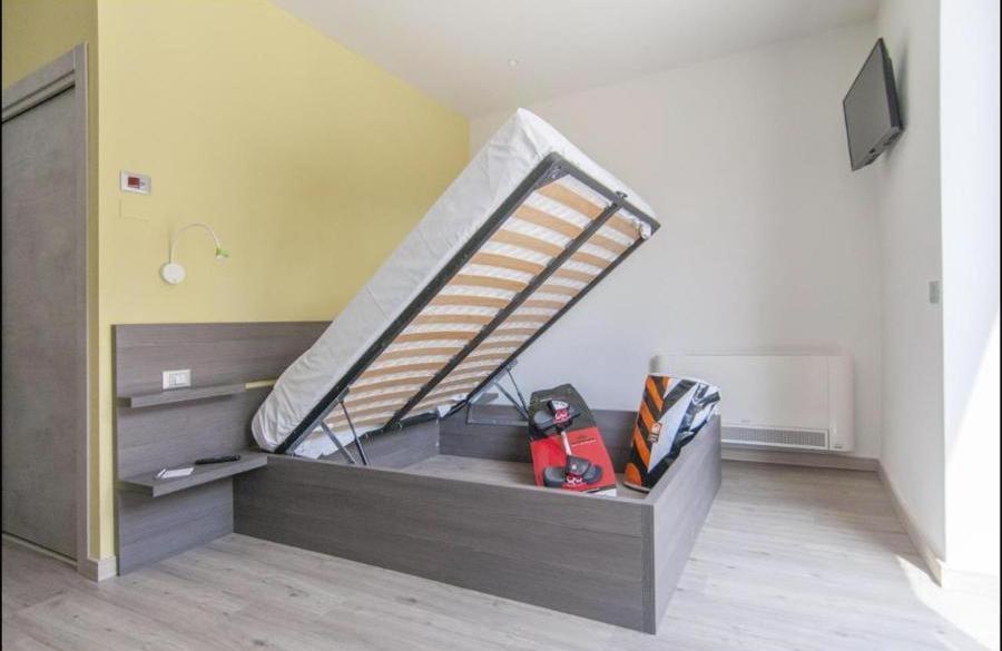 Antica Campione Rooms & Hostel Campione del Garda Exterior photo